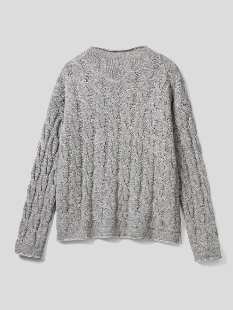 Pull avec torsades image number 2
