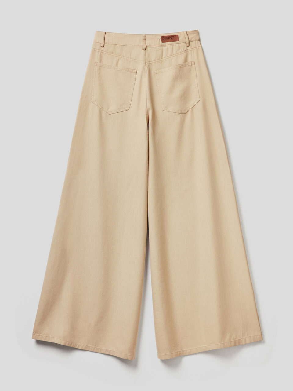 Pantalon avec coupe ample image number 2