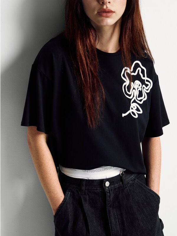 T-shirt coupe boxy avec application Femme