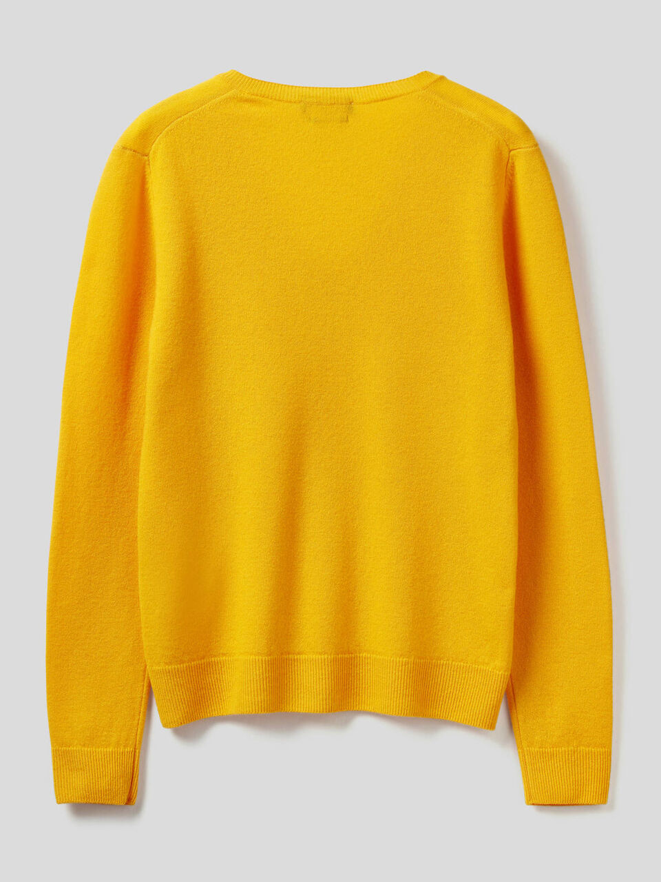 Pull avec col en V en pure laine vierge image number 2