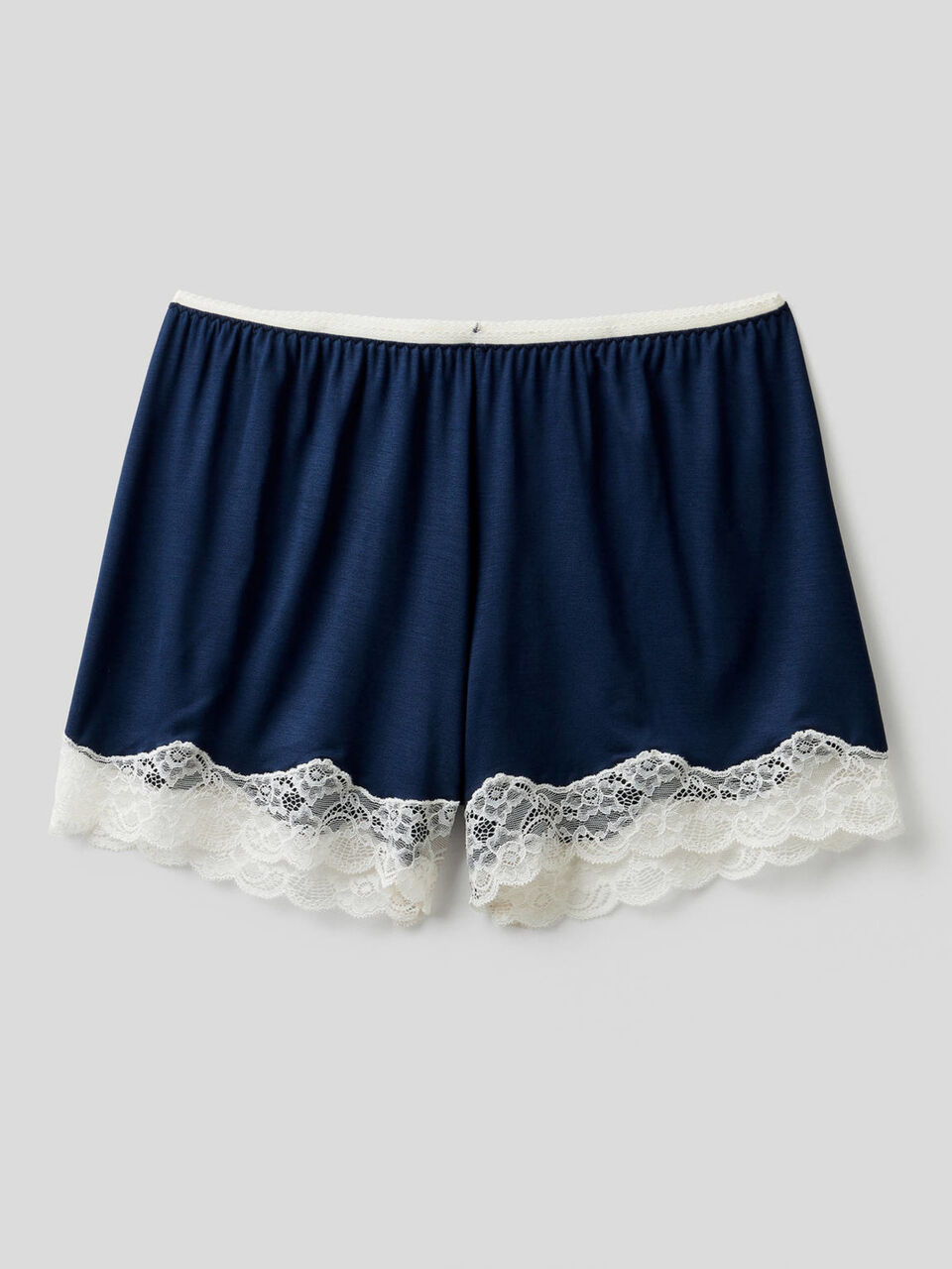 Short avec dentelle image number 1