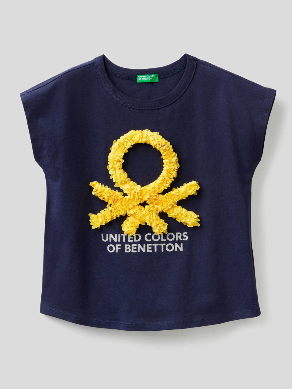 T-shirt avec pétales brodés image number 1