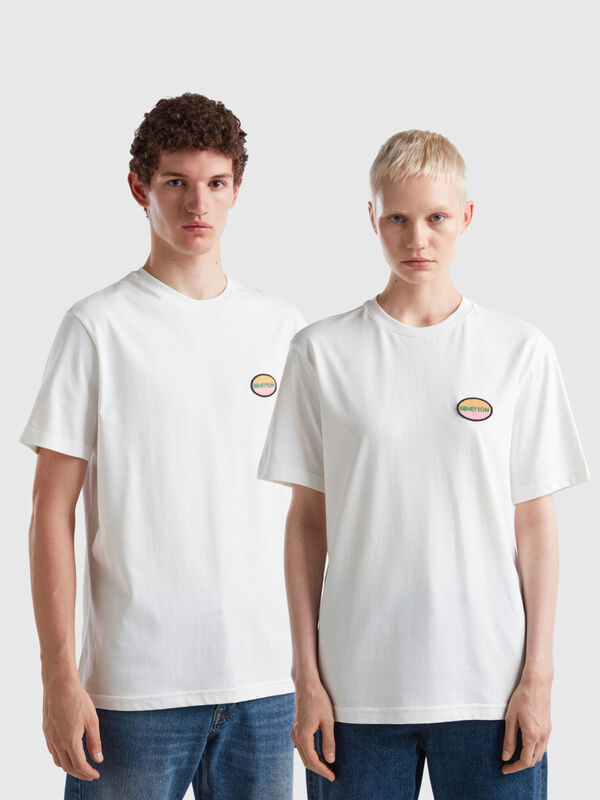 T-shirt blanc avec patch