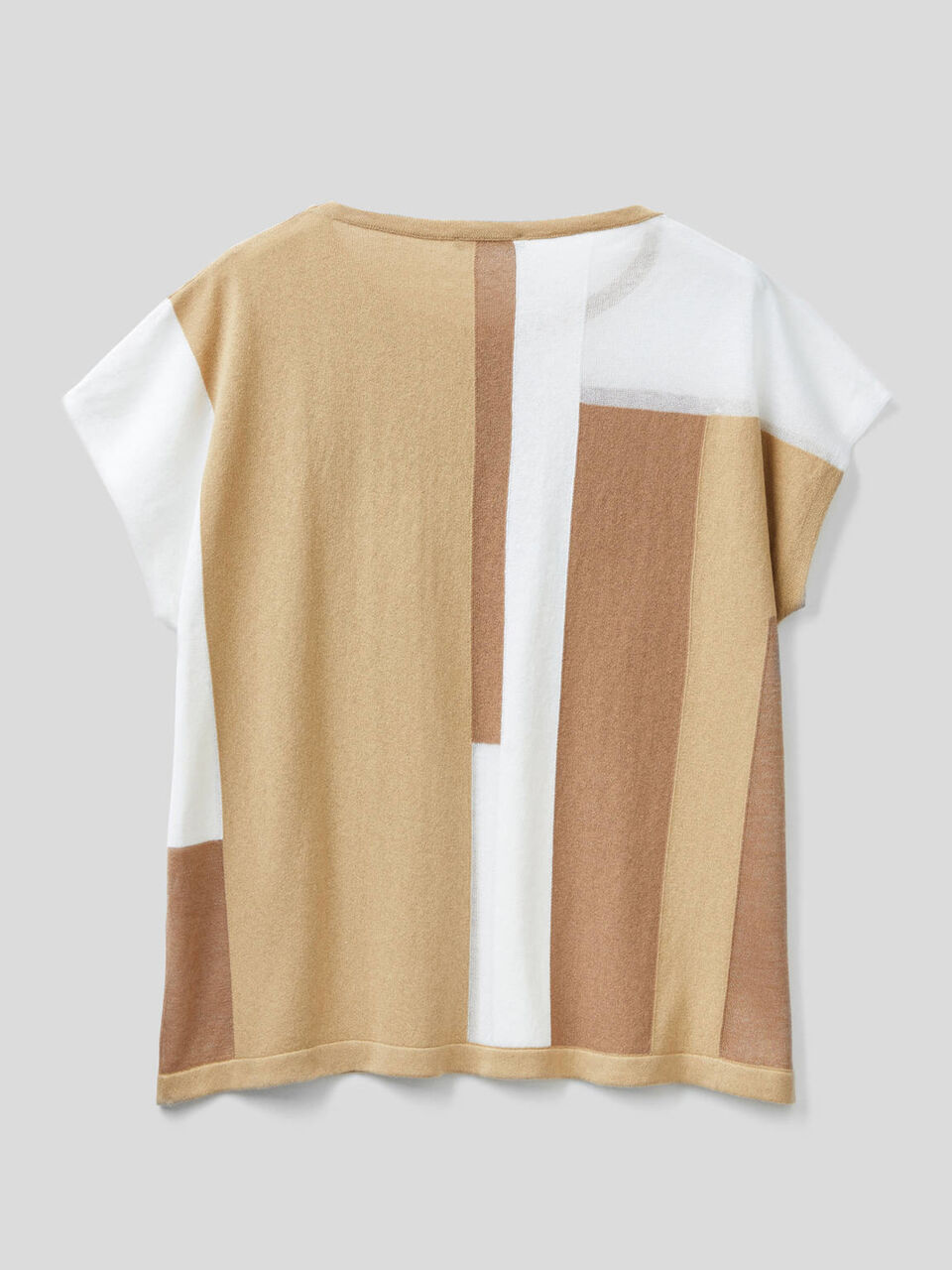 Top avec maille géométrique image number 2