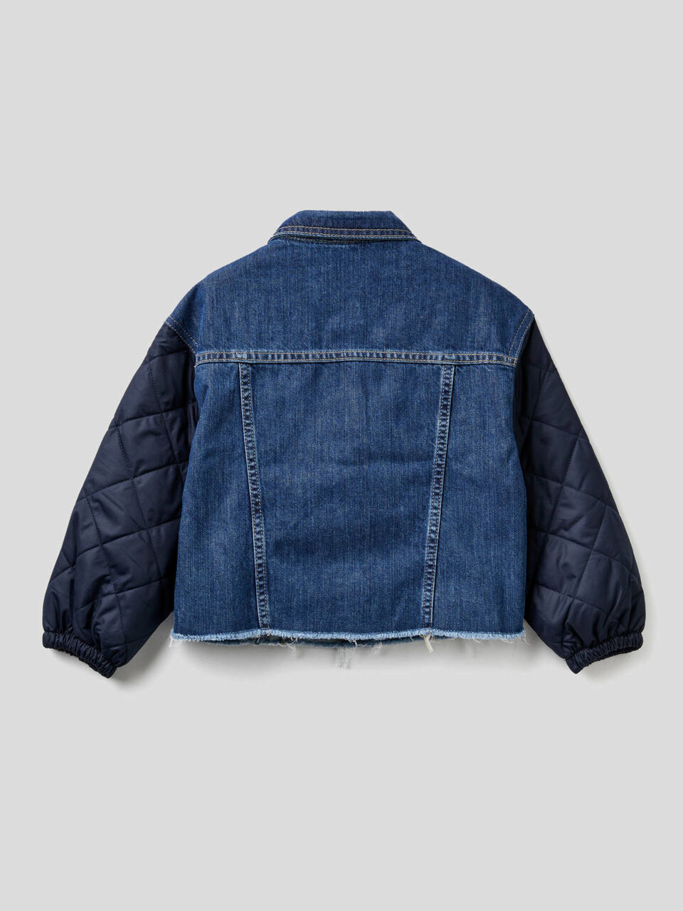 Blouson en jeans avec détails matelassés image number 2