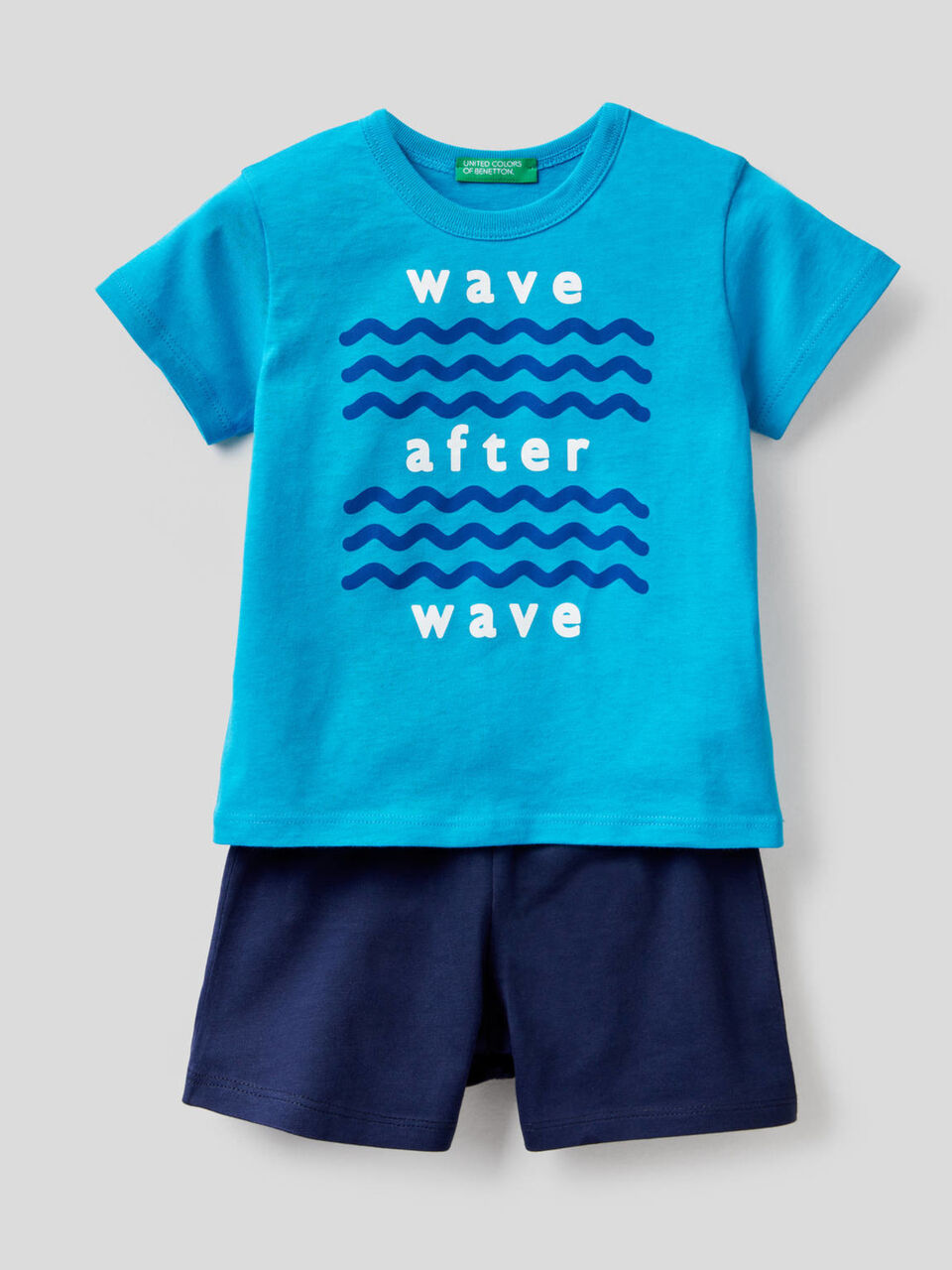 Ensemble avec t-shirt et short image number 1