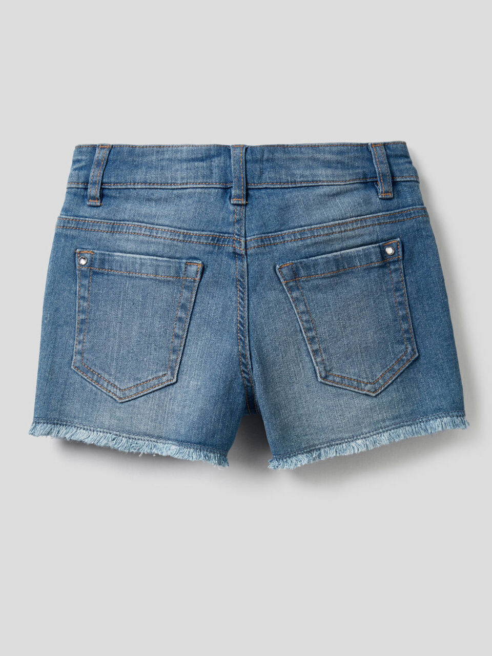 Short en jeans avec patch image number null