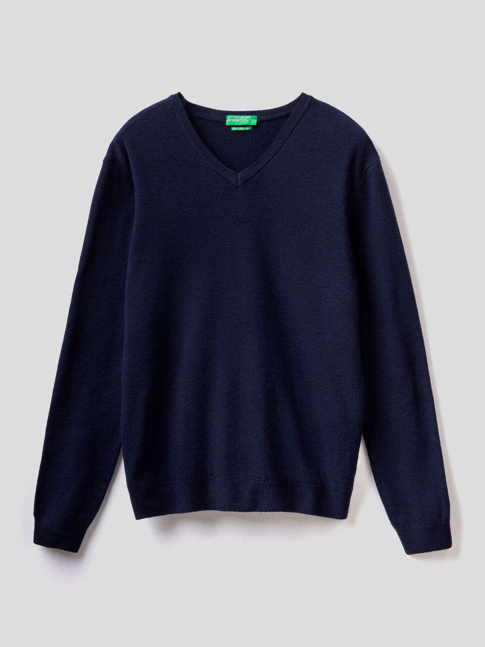 Pull col en V en pure en laine vierge image number 1