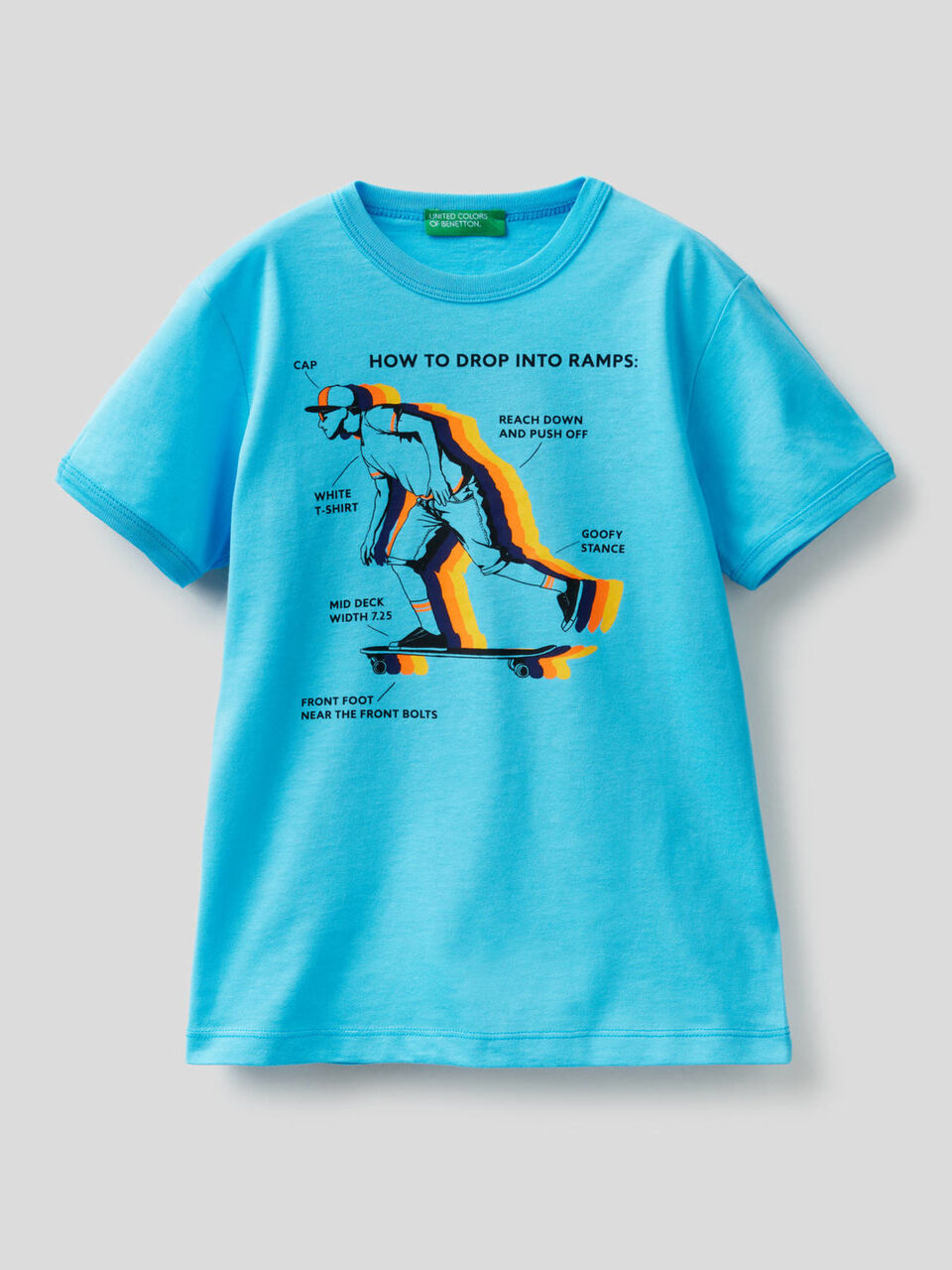 T-shirt avec grand imprimé skateboard image number 1