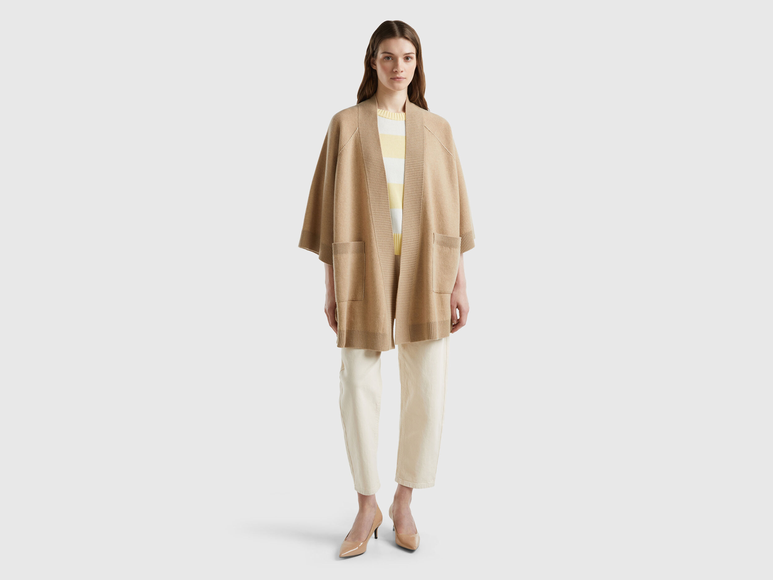 Cape ouverte en tricot Beige Benetton