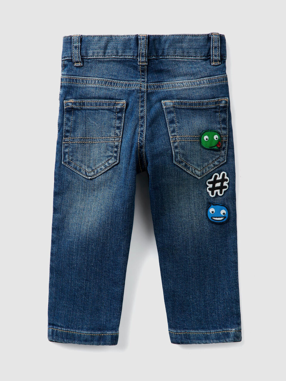 Jeans avec applications image number 2