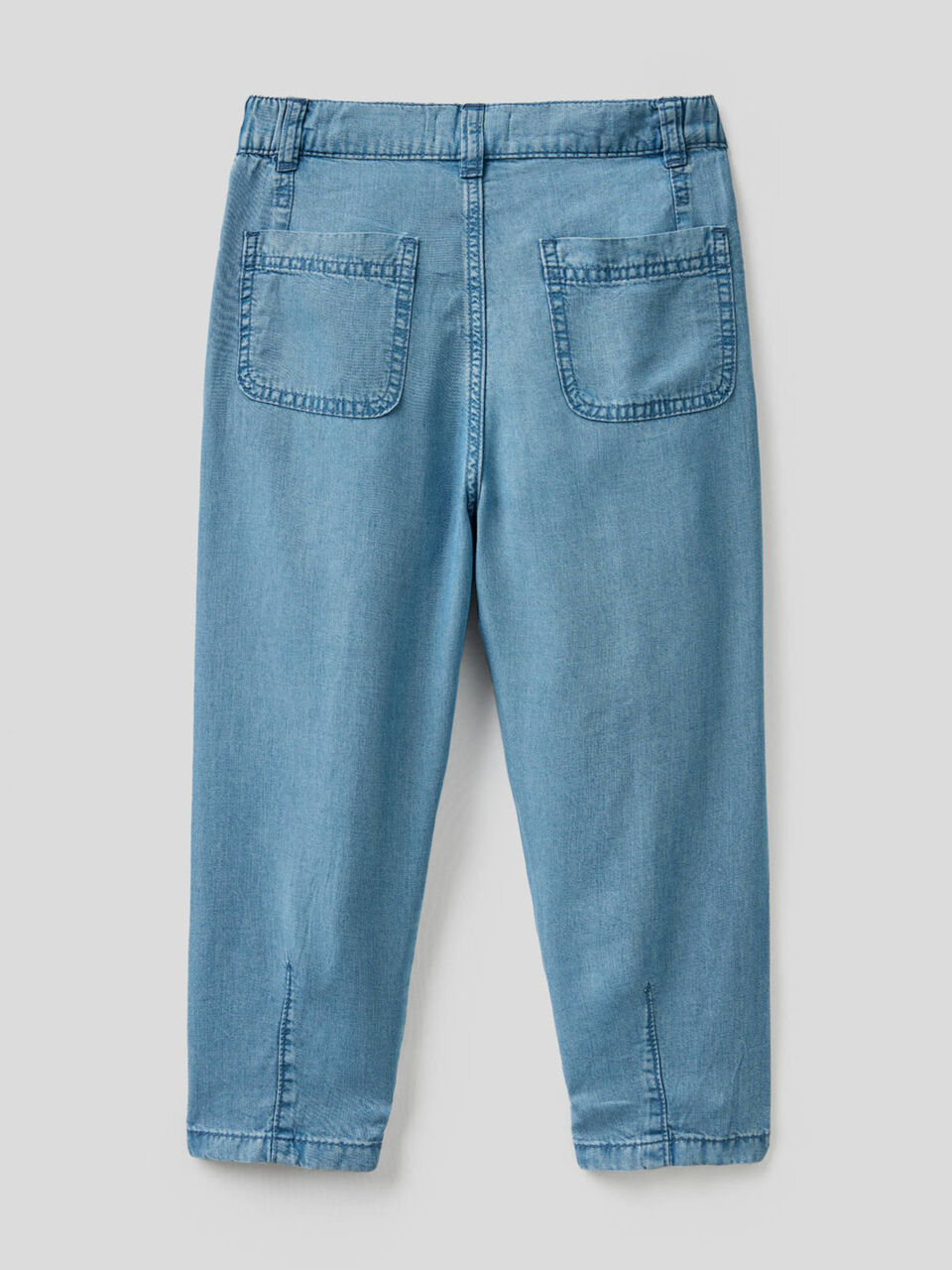Pantalon avec coupe carrot image number 2