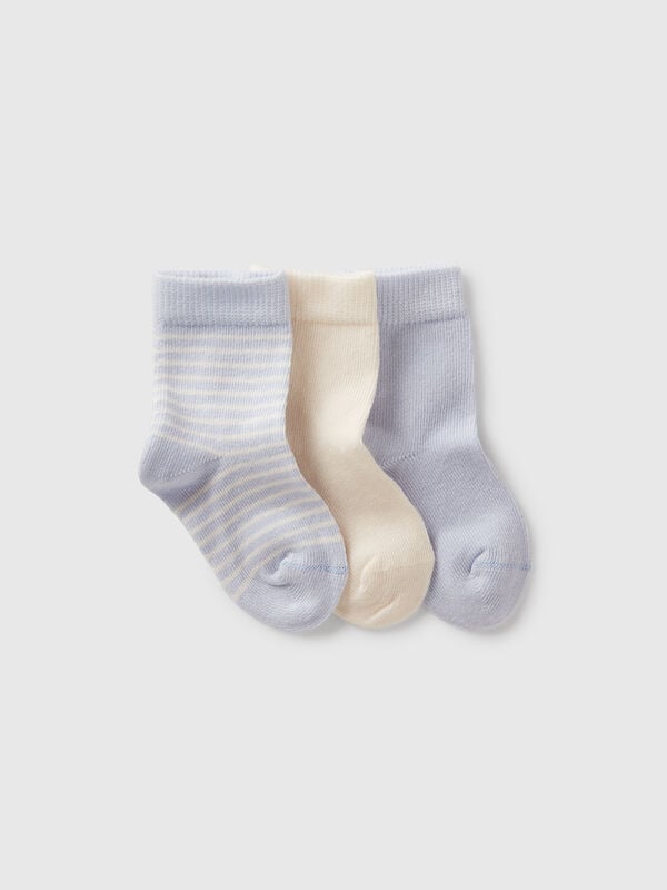 Trois paires de chaussettes bleu clair et crème Naissancede