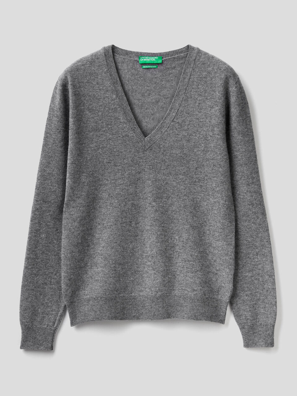 Pull avec col en V en pure laine vierge image number 1