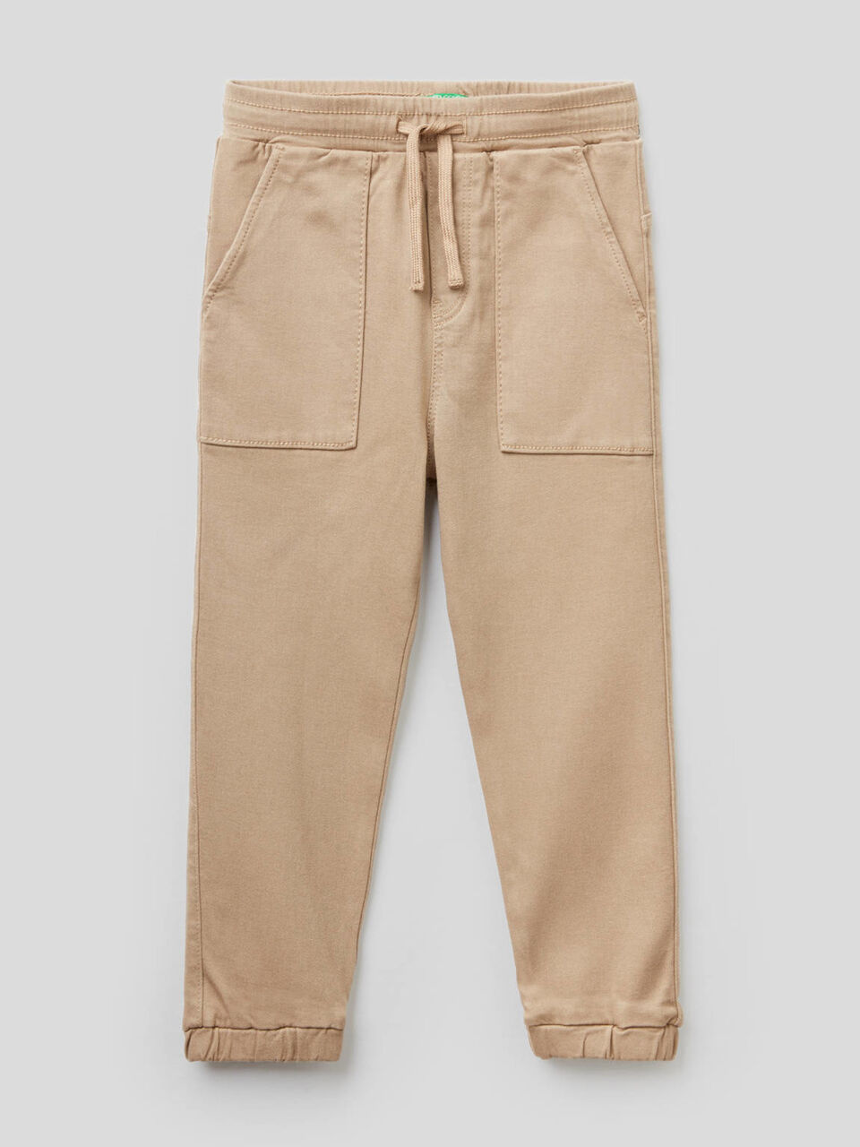 Pantalon maxi-poches et lien de serrage image number 1