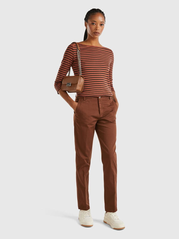 Chino slim marron foncé en coton Femme