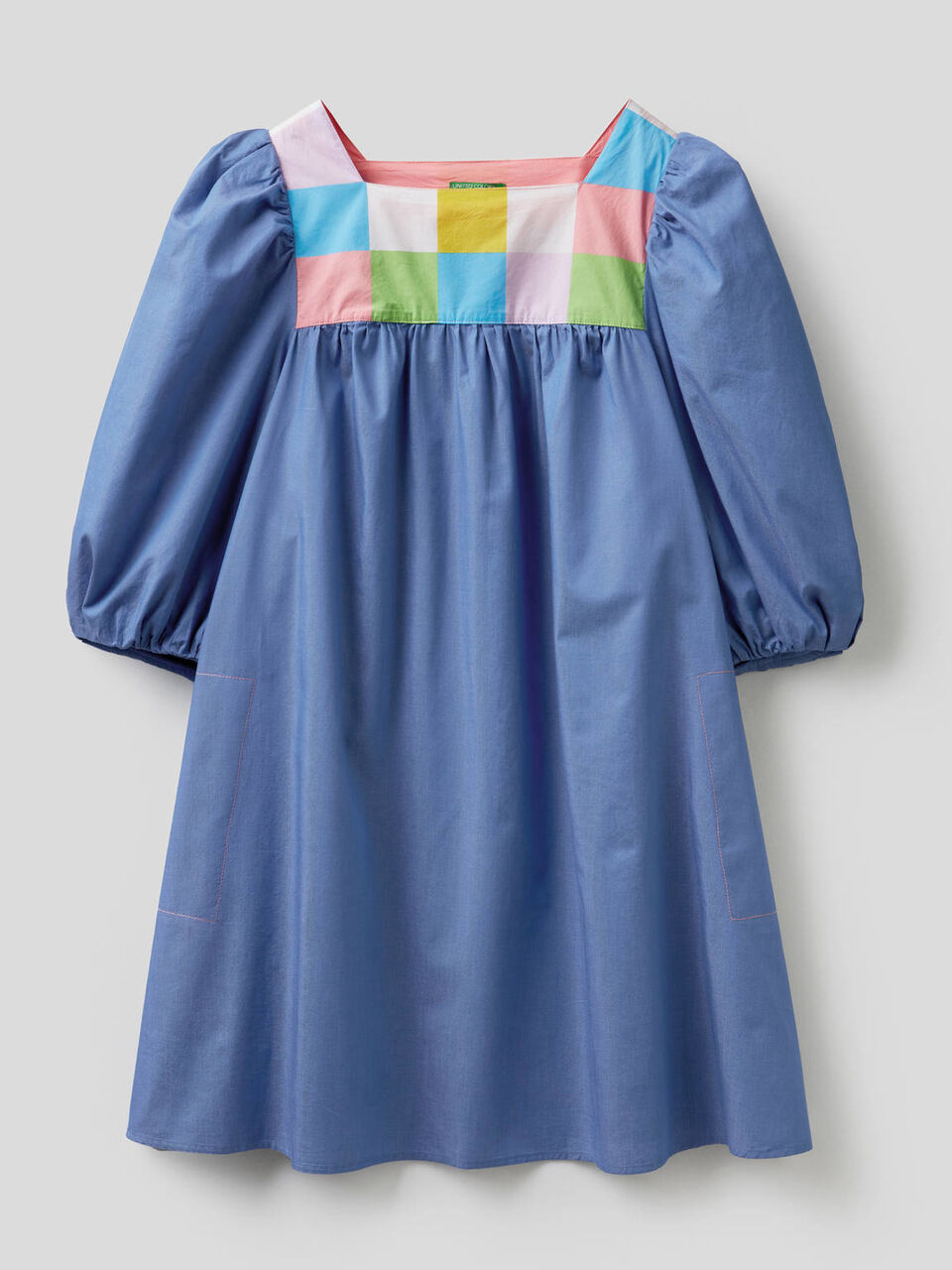 Robe courte avec manches 3/4 bouffantes image number 1