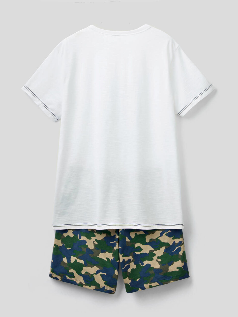 Pyjama t-shirt et bermuda image number 2