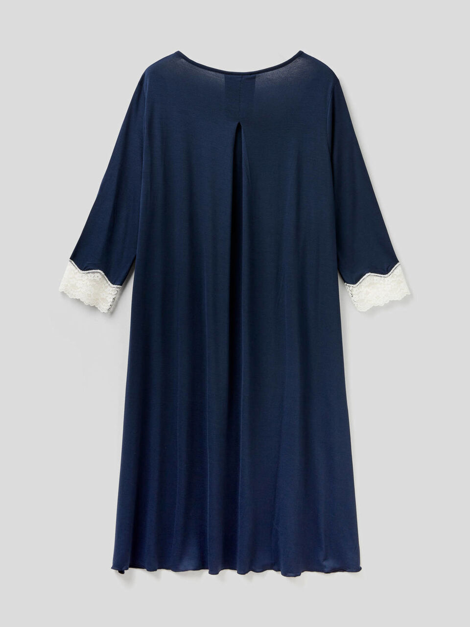 Chemise de nuit avec détails en dentelle image number 2
