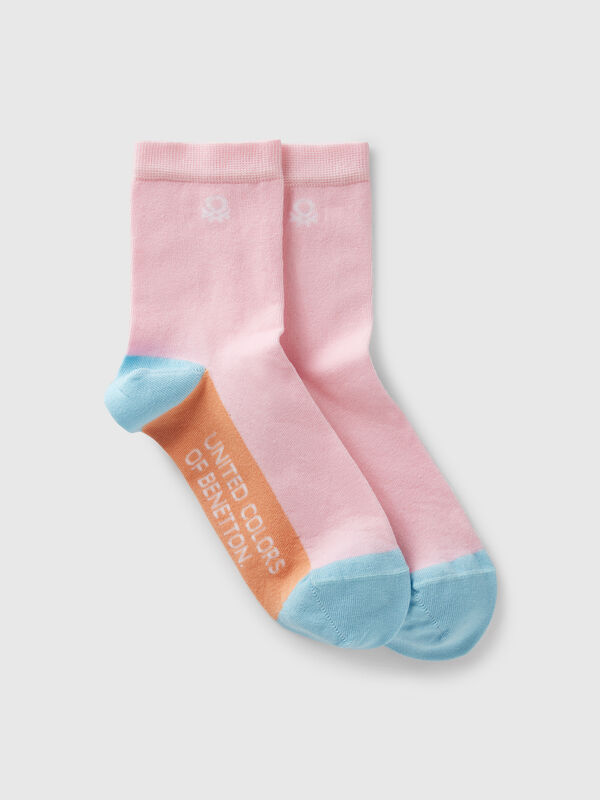Les chaussettes blocs de couleurs