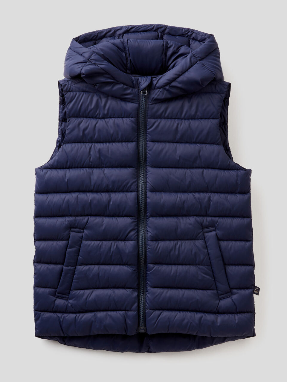 Blouson sans manches avec capuche image number 1