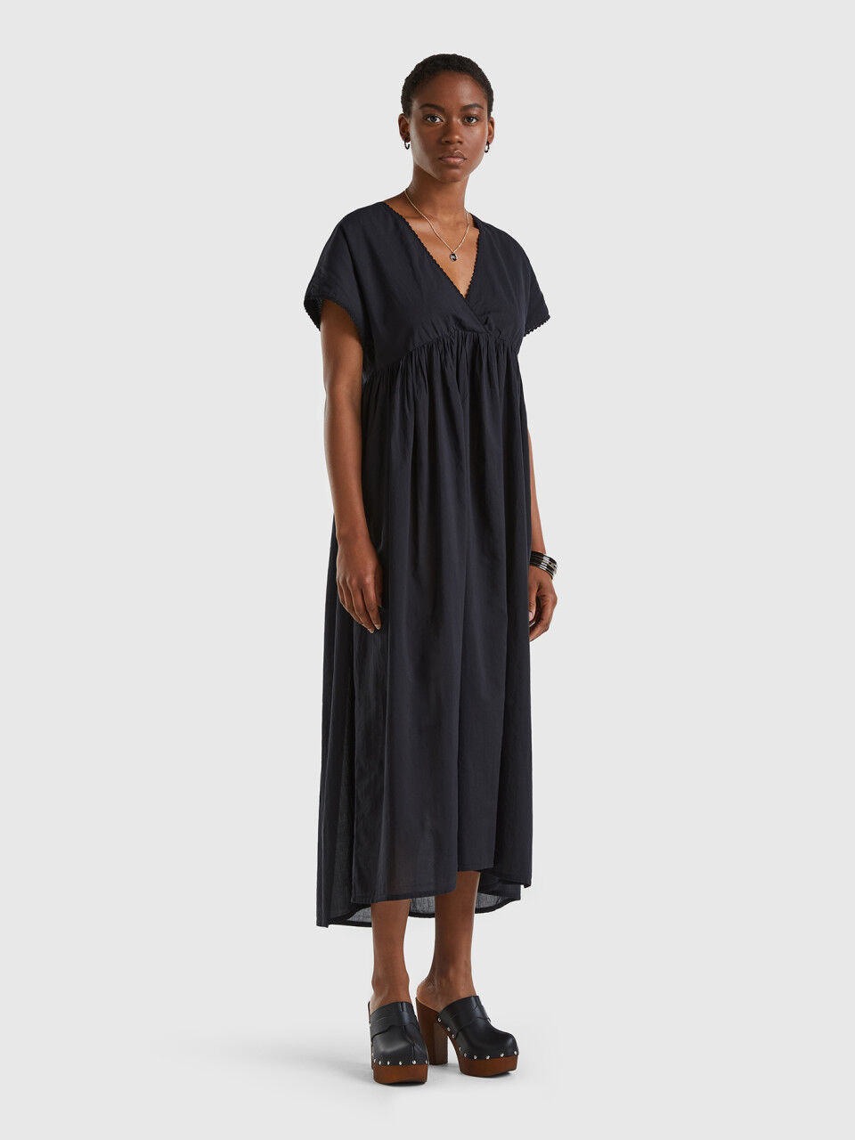 Robe longue à détails en crochet
