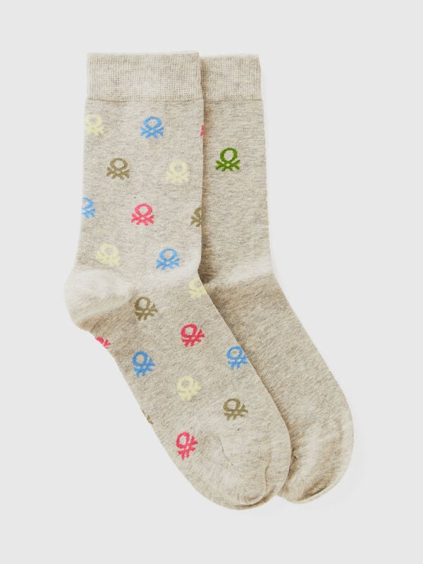 Deux paires de chaussettes hautes à logos