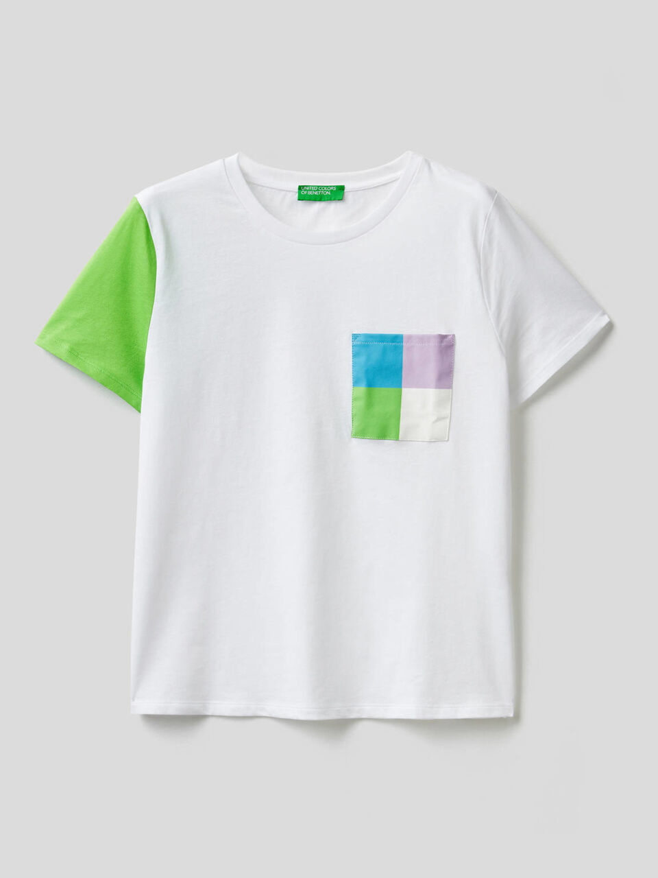T-shirt avec pochette et manches de couleur contrastée image number 1