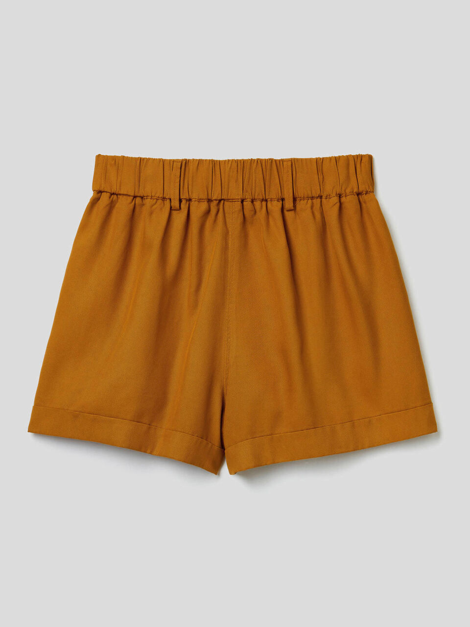 Short uni avec revers image number 2