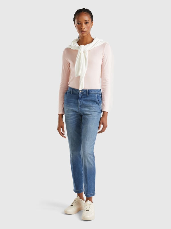 Chino slim en denim Femme