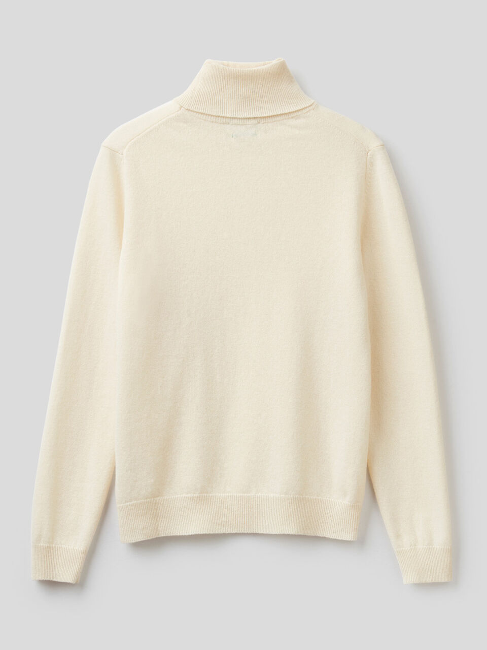 Pull chaud col roulé en pure laine vierge image number 2
