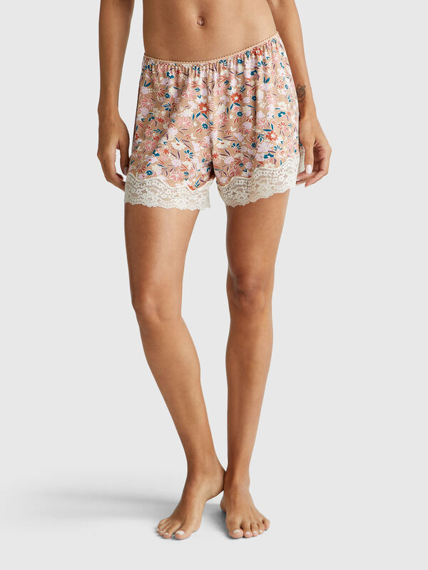 Short fleuri avec dentelle Femme