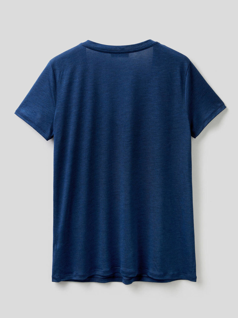 T-shirt avec col en V image number 2