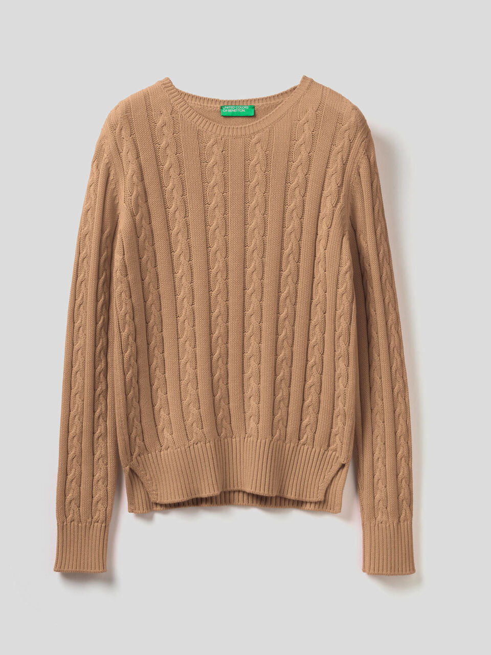 Pull en coton avec torsades. image number 1