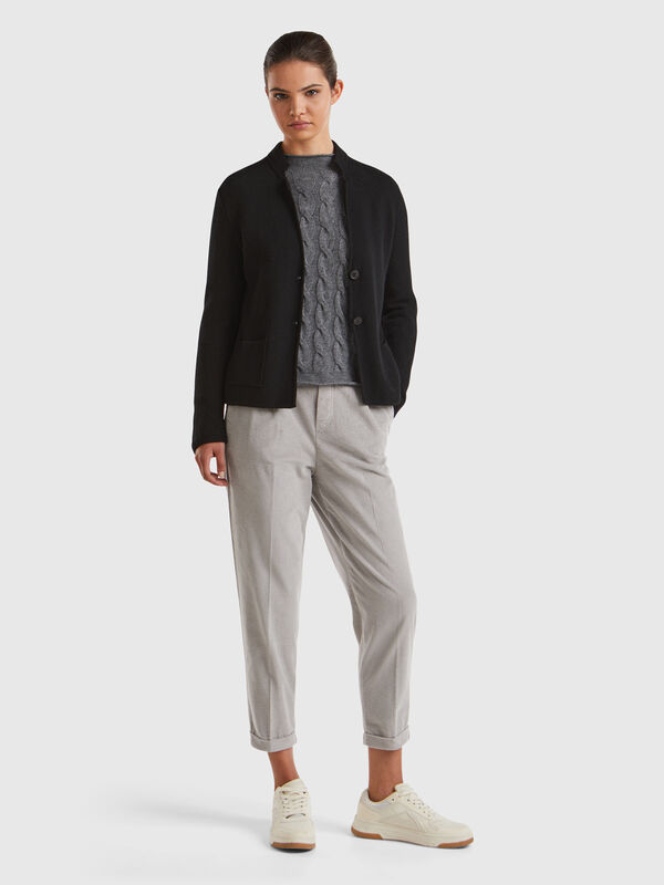 Pantalon chino en velours avec taille élastiquée Pantalon chino en velours avec taille élastiquée Femme