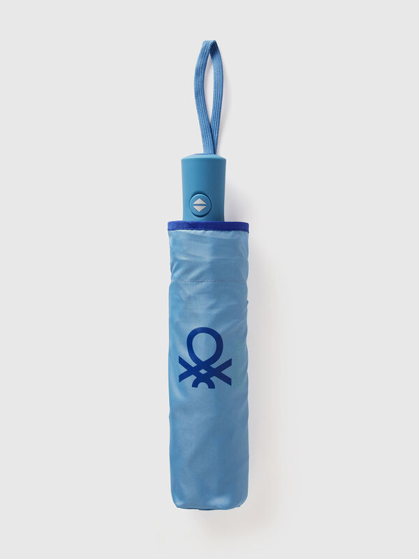 Parapluie bleu clair