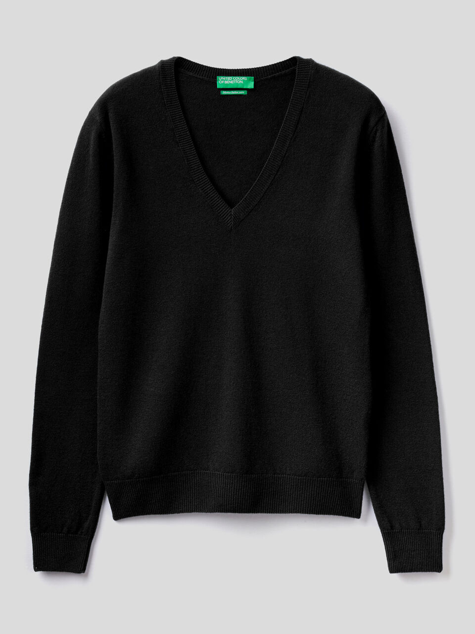 Pull avec col en V en pure laine vierge image number 1