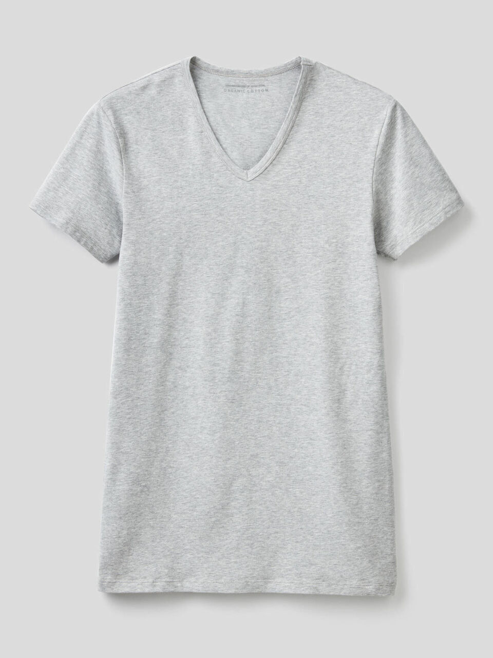 T-shirt basique avec col en V image number 1
