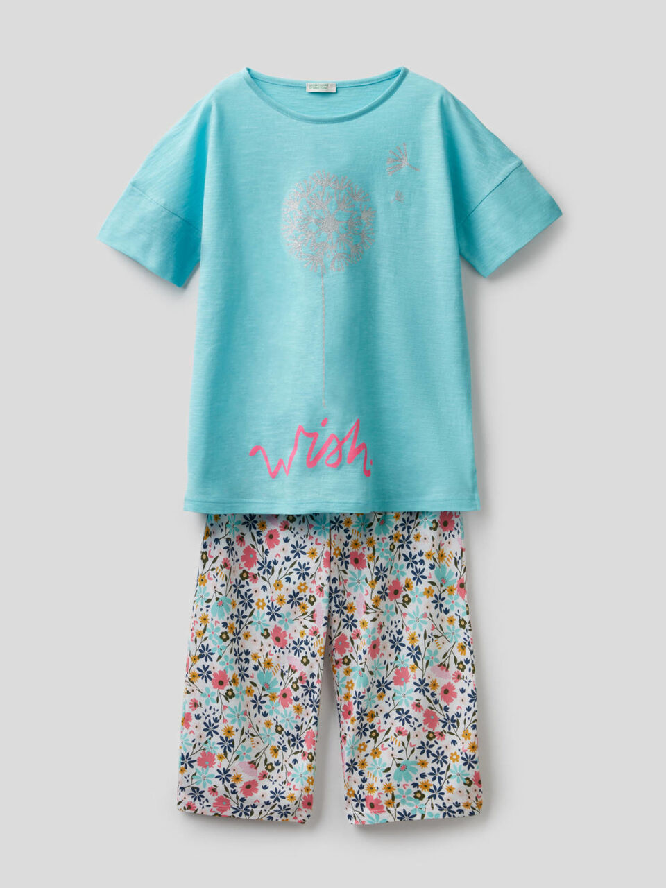 Pyjama imprimé avec pantalon cropped image number 1