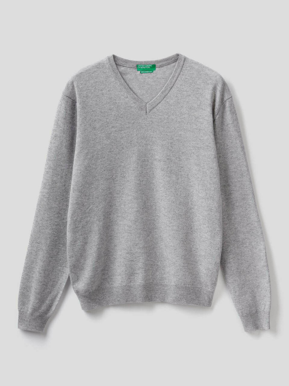 Pull col en V en pure en laine vierge image number 1