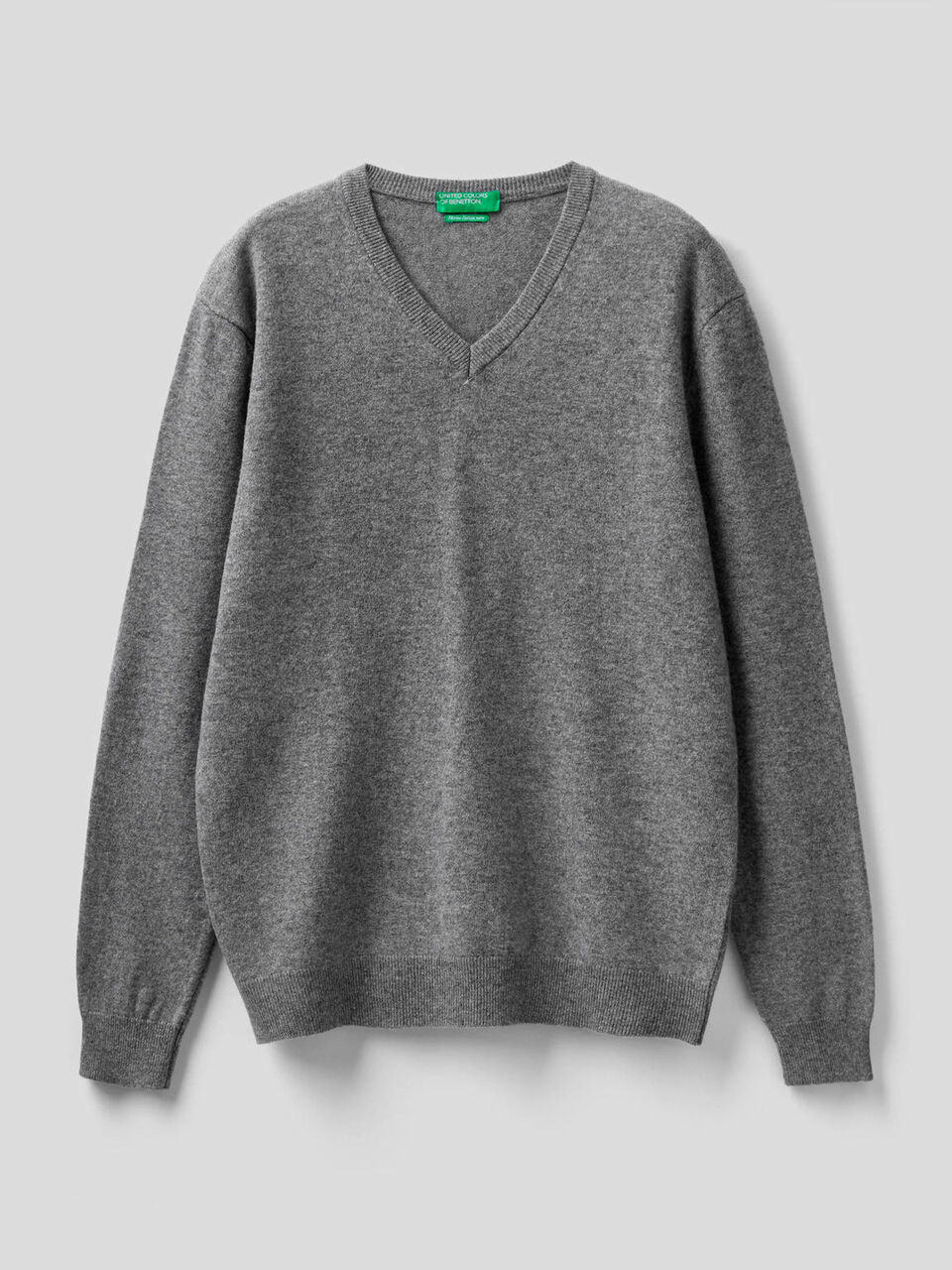 Pull col en V en pure en laine vierge image number 1
