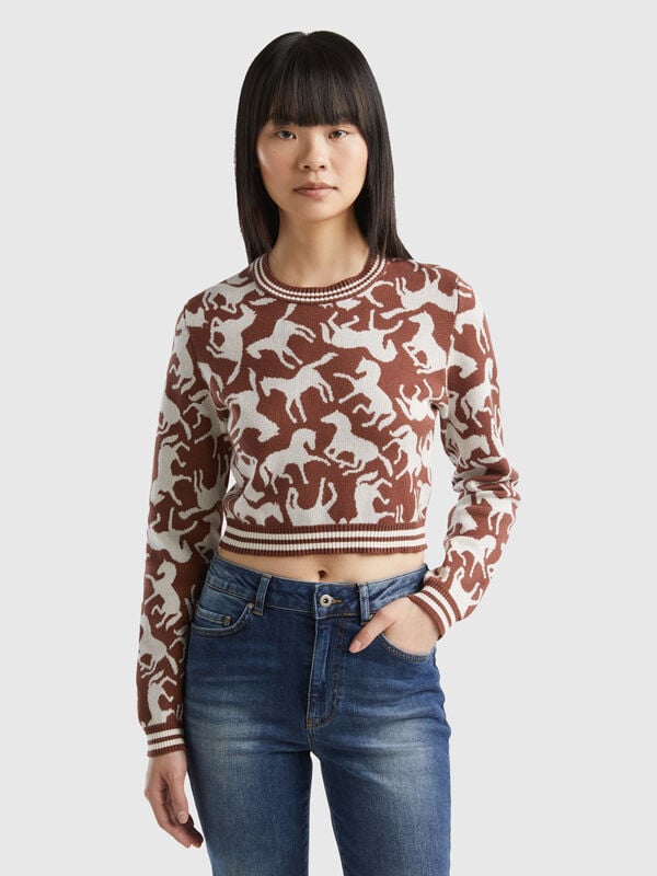 Pull court avec chevaux Femme