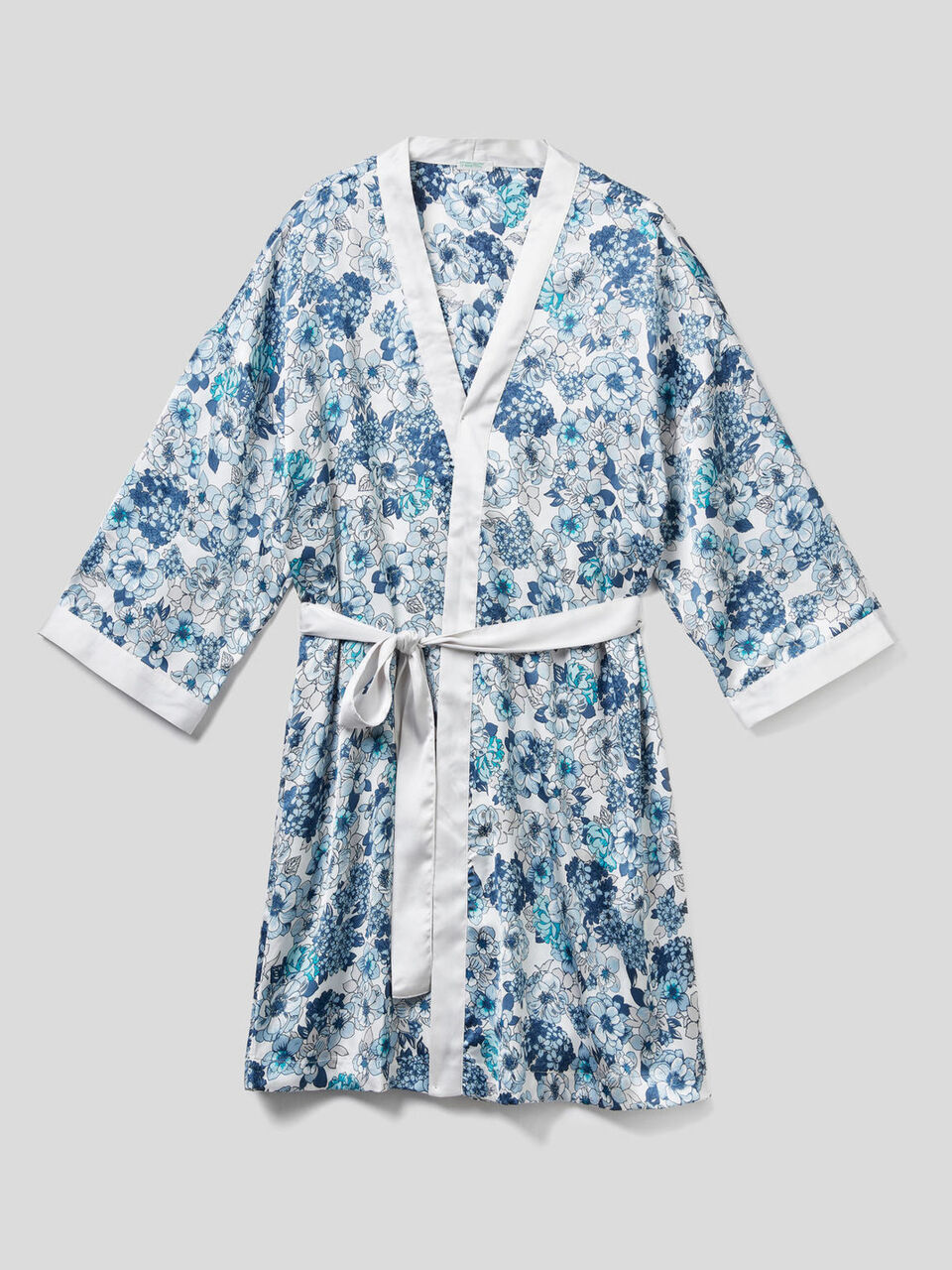 Kimono en satin imprimé image number 1