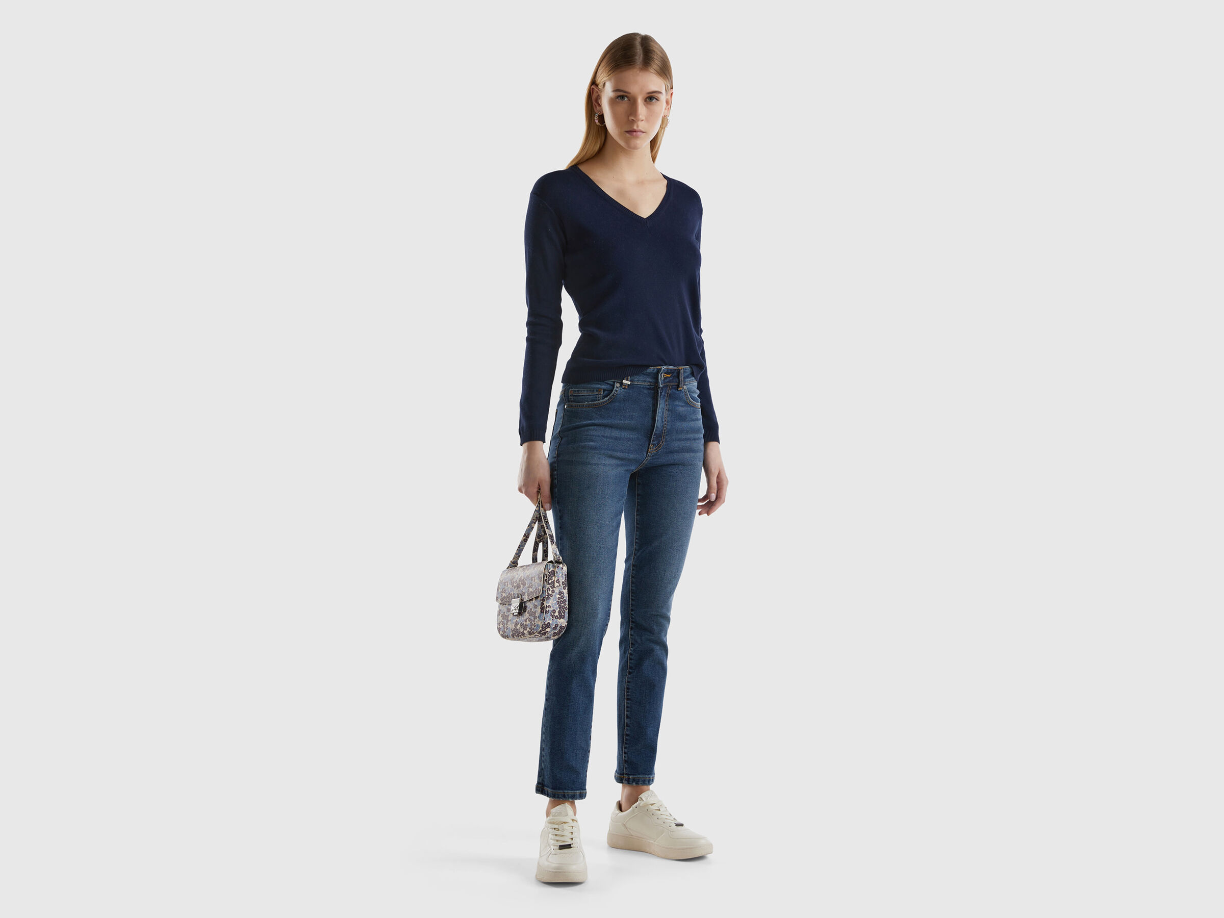 V NECK SWEATER L/S Femme image number 2
