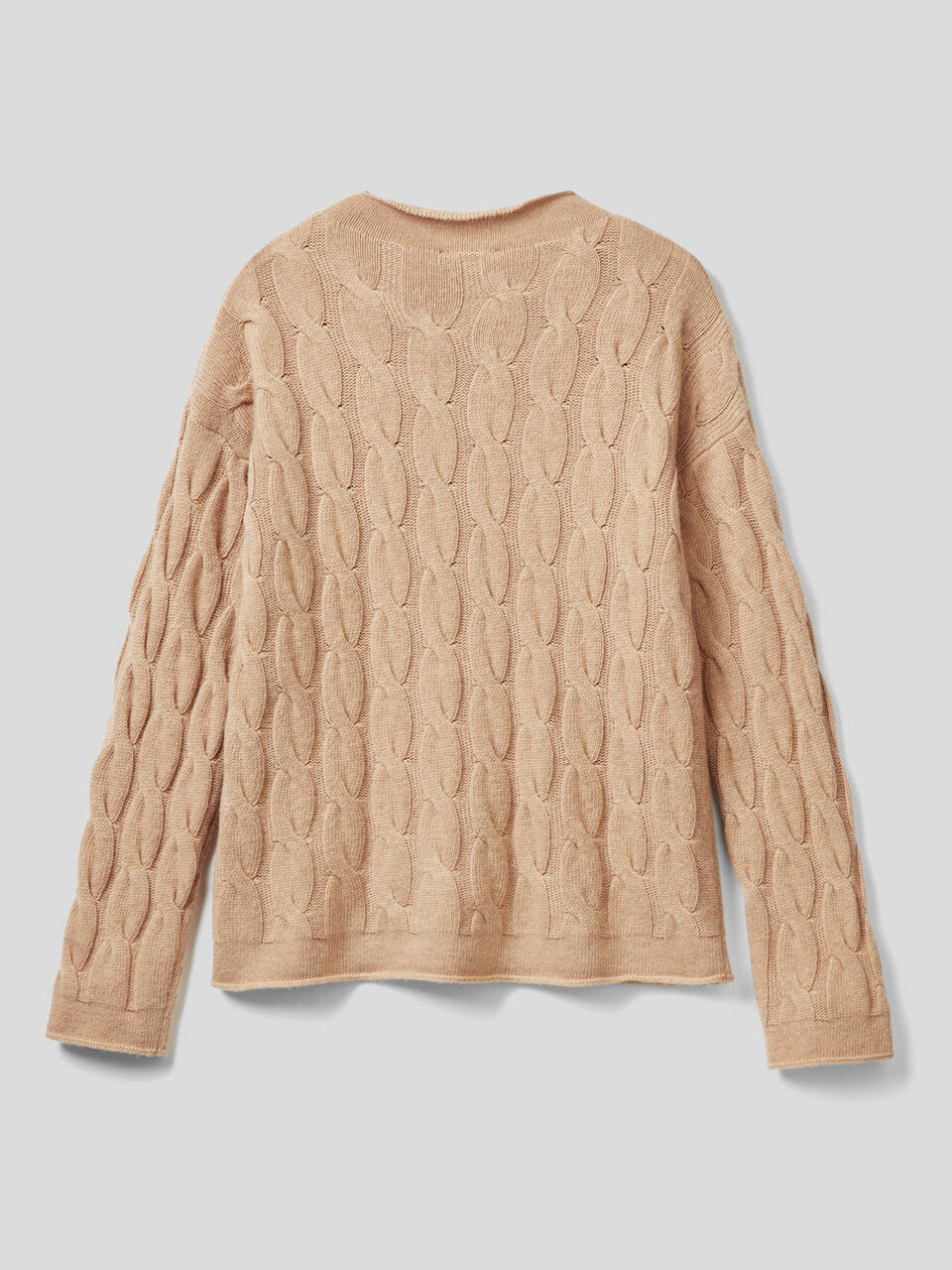 Pull avec torsades image number 2