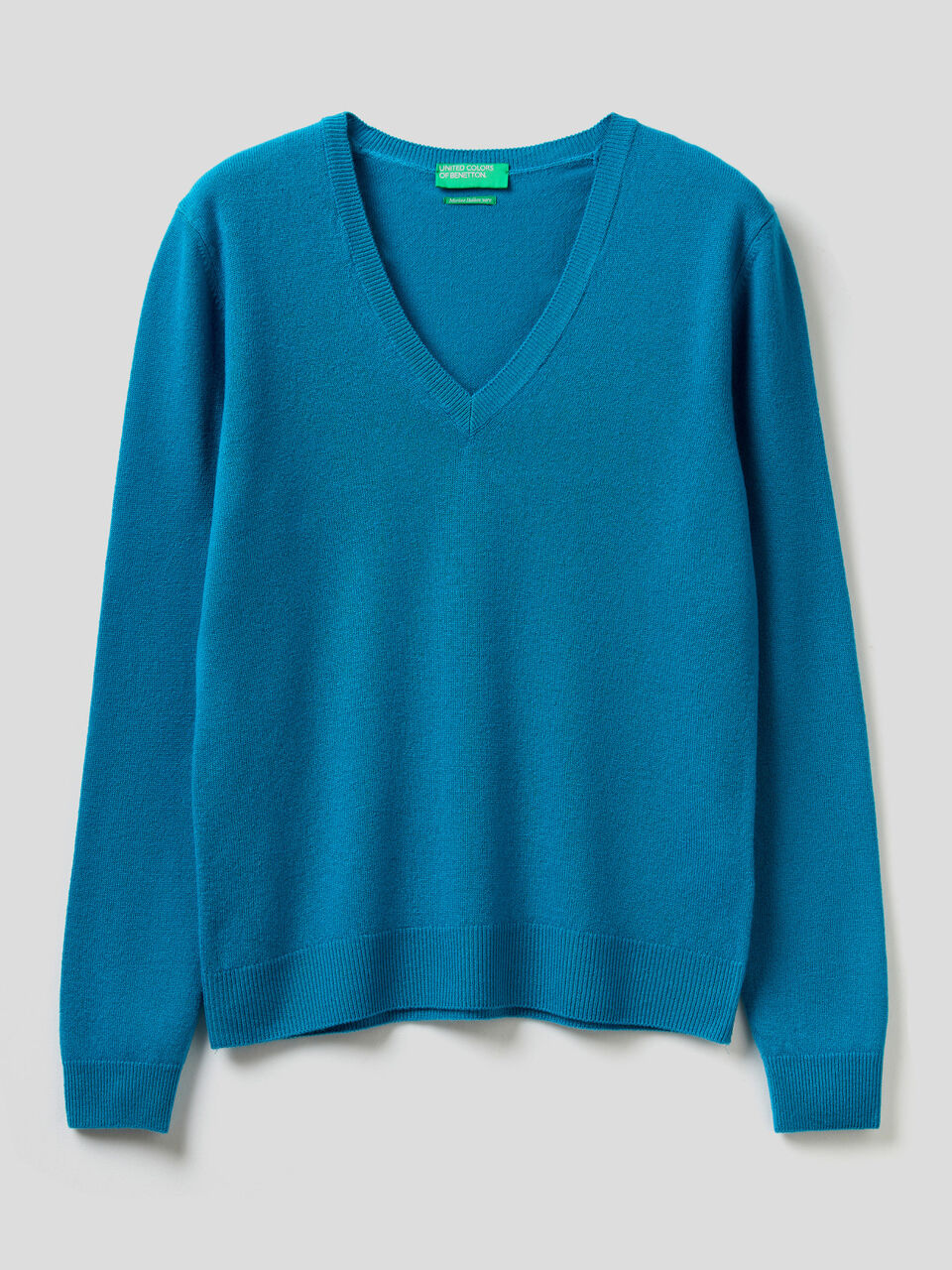 Pull avec col en V en pure laine vierge image number 1