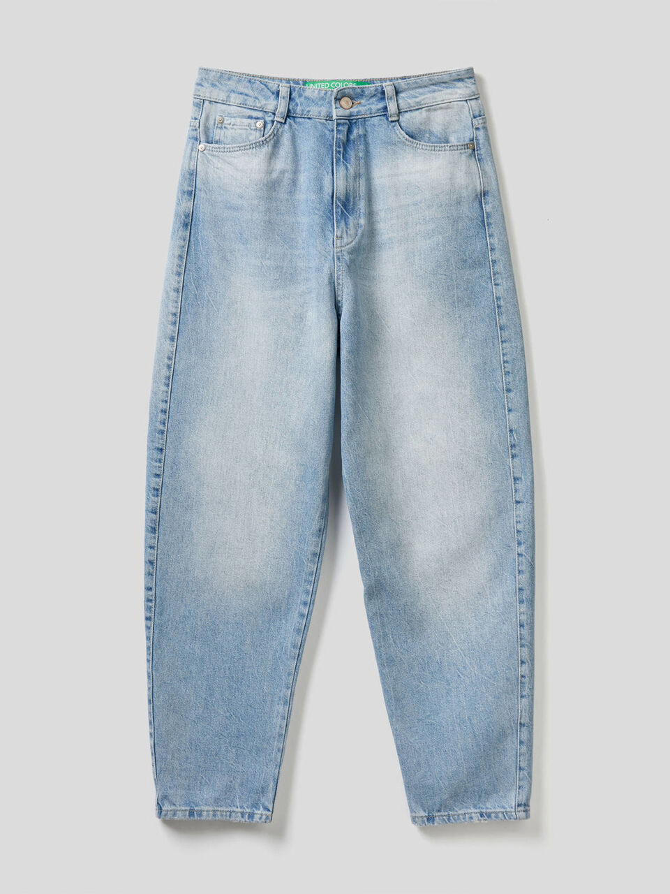 Jeans coupe carrot en denim 100% coton image number 1