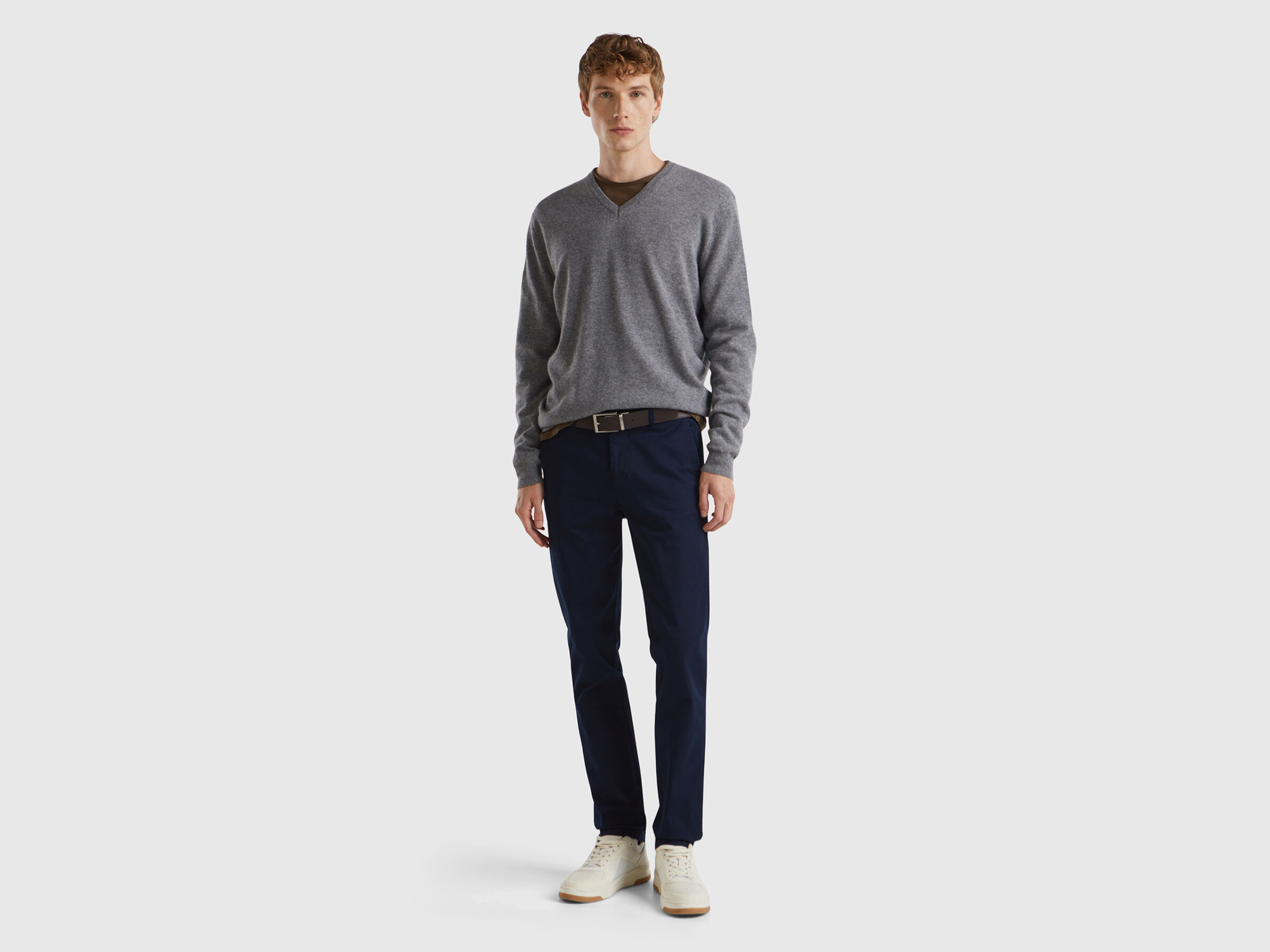 V NECK SWEATER L/S Homme image number 2