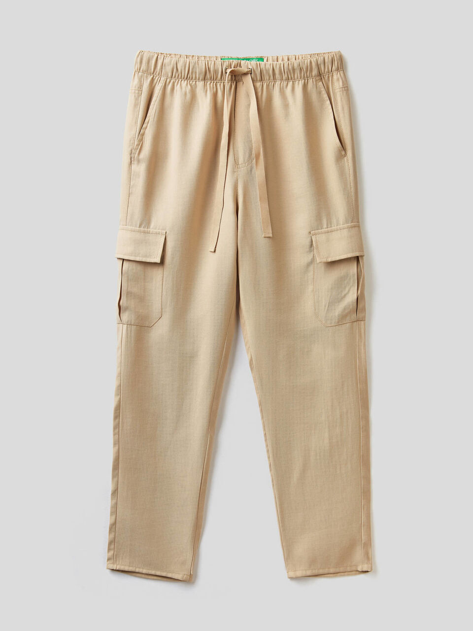 Pantalon cargo avec cordon de serrage image number 1