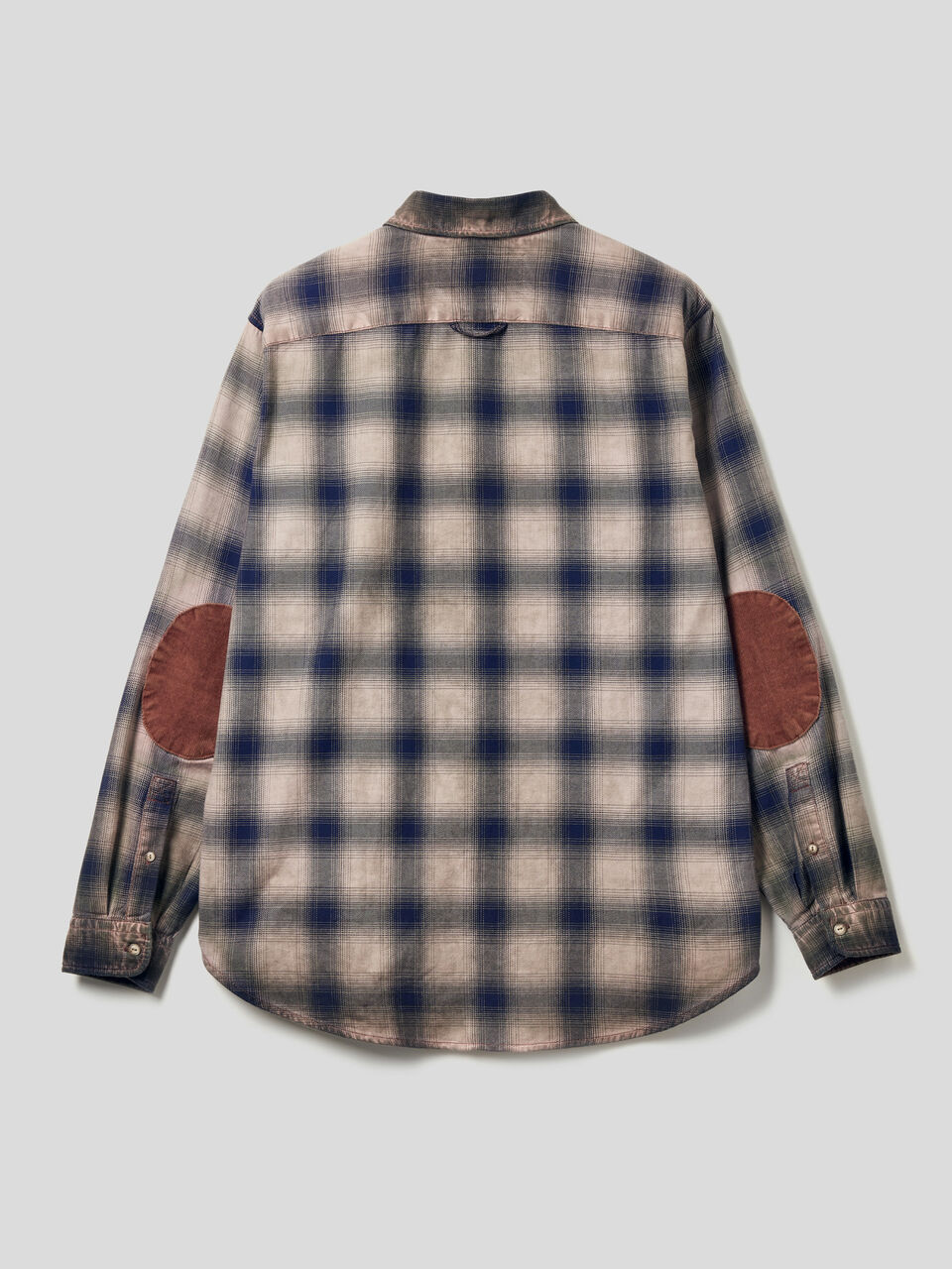 Chemise à carreaux et écussons image number 2